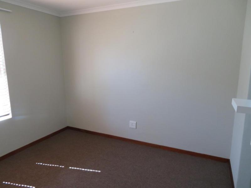 To Let 3 Bedroom Property for Rent in Eikenbosch Western Cape